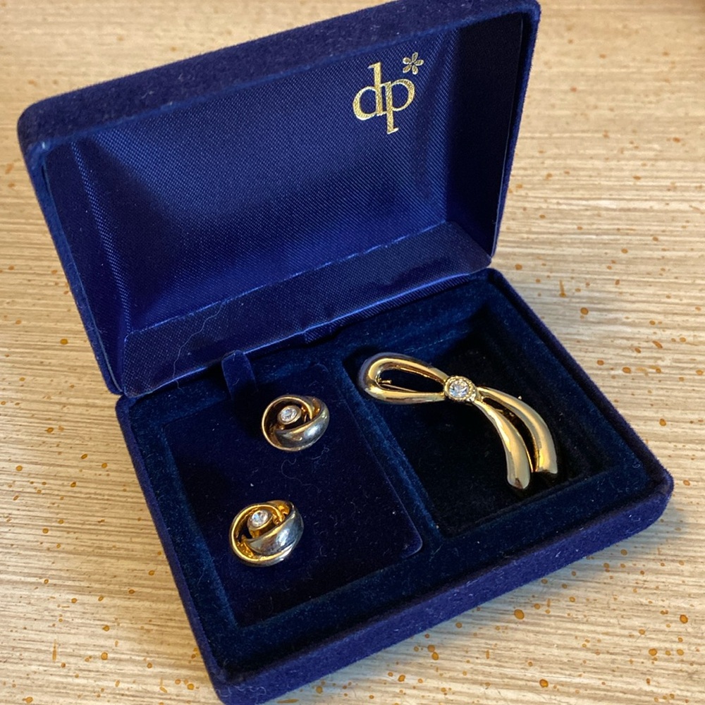 dp* Vintage Earring and Brooch Set